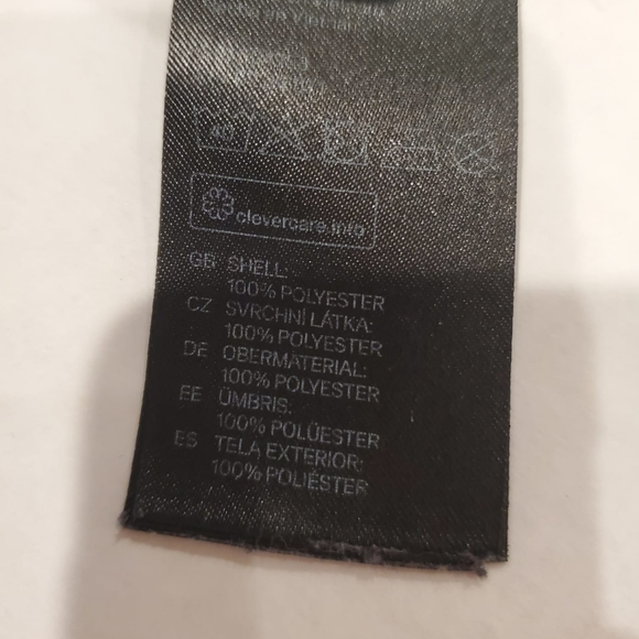 EUC, H&M Conscious Blouse Women's Size 2 Gray Giraffe Print V-Neck Cap Sleev… - Picture 5 of 6